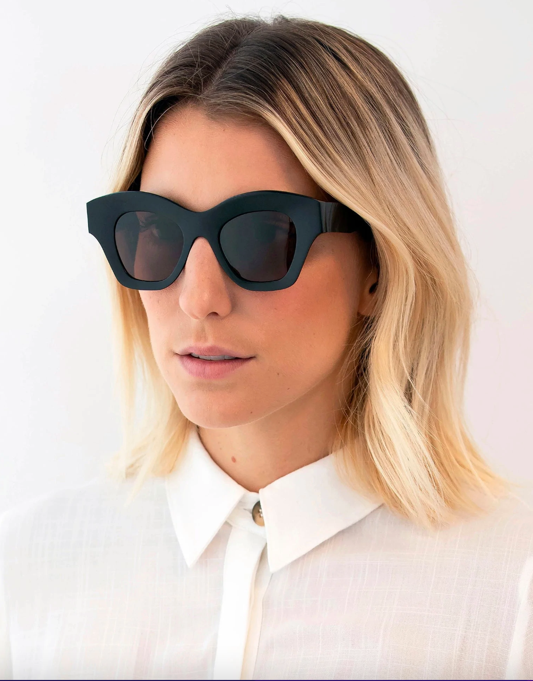 Alexander Daas - Lapima Tessa Sunglasses - Black Solid & Solid Brown - On Model