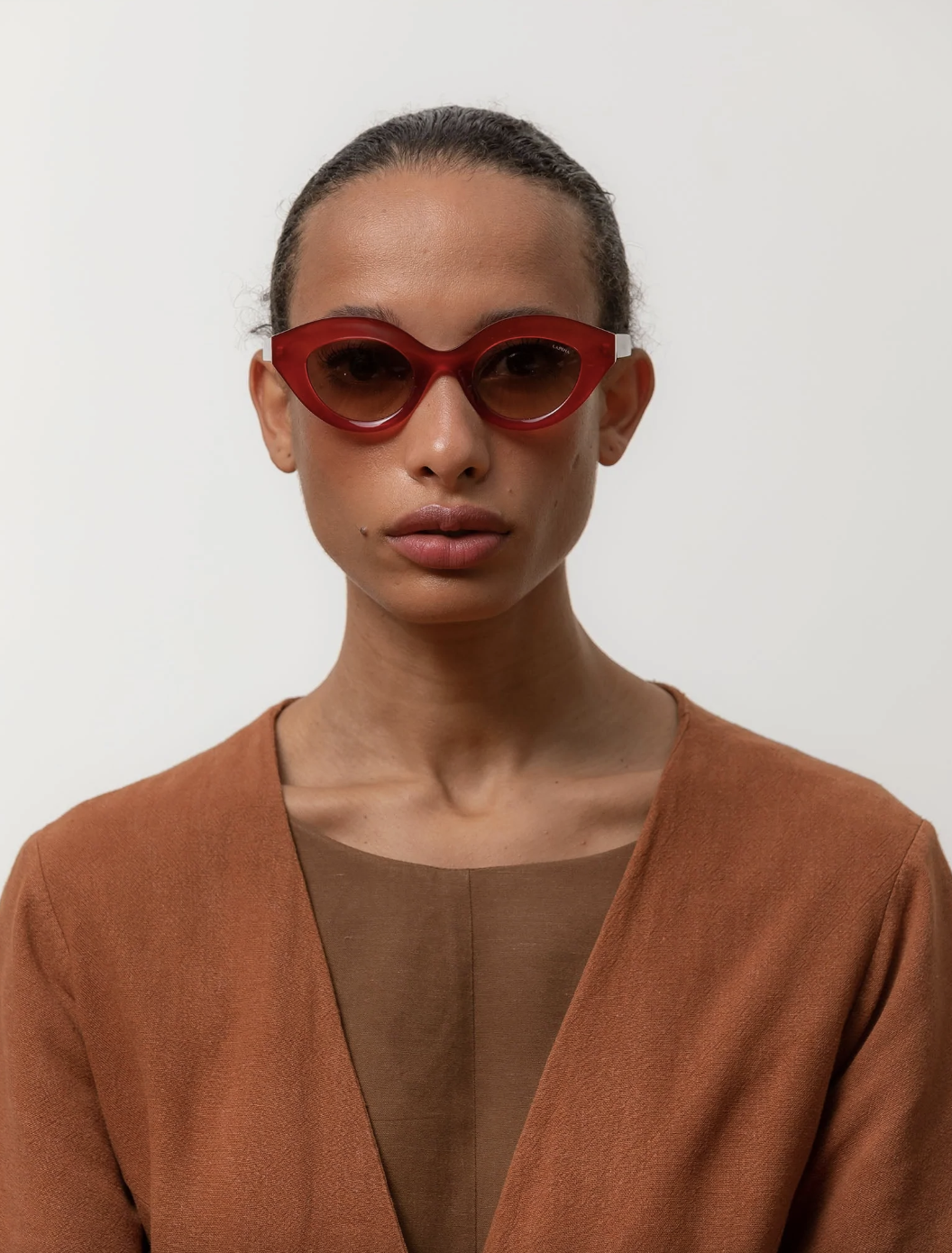 Alexander Daas - Lapima Nina Petit Sunglasses - Red Gradient & Brown Gradient - On Model