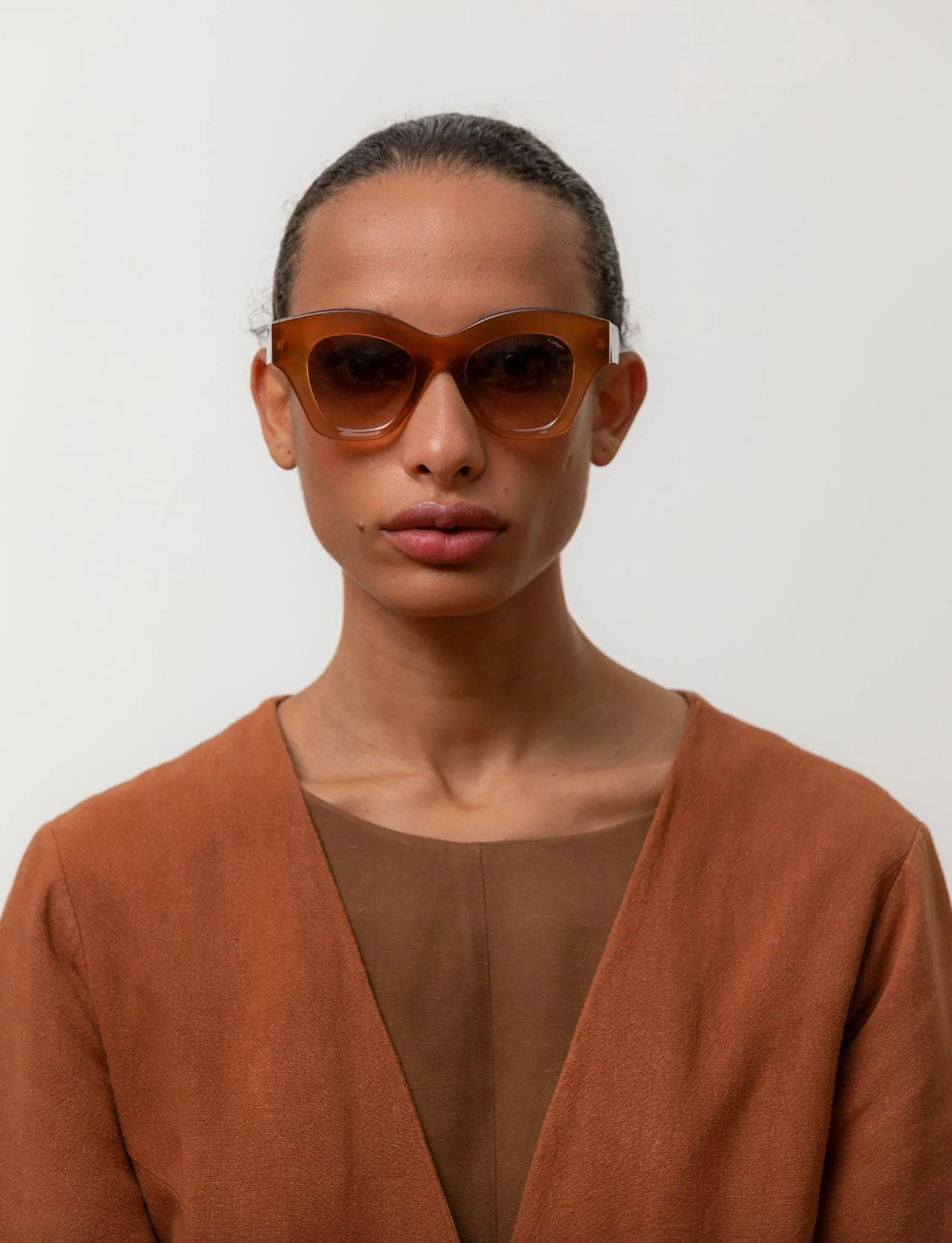 Alexander Daas - Lapima Tessa Sunglasses - Terra Gradient &amp; Brown Gradient - On Model